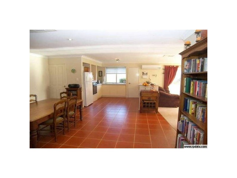 42 Fleetwood Circuit, Woodvale WA 6026