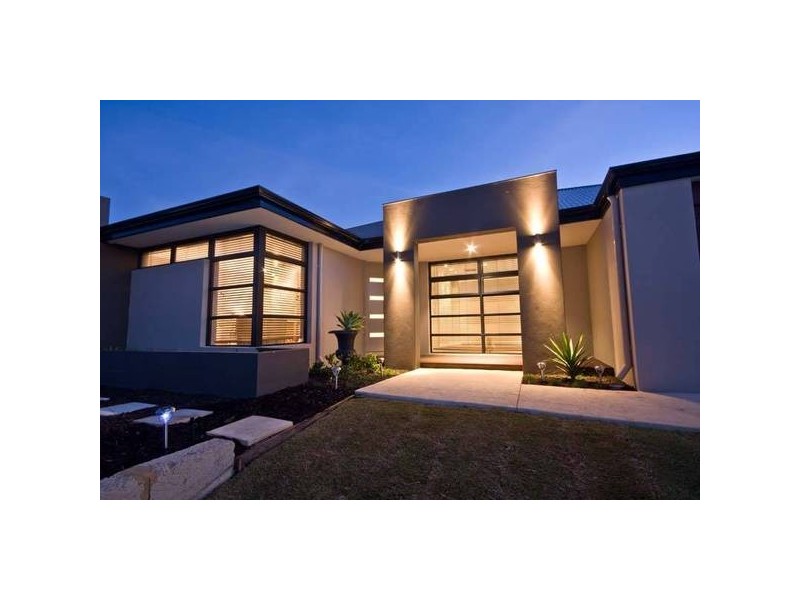 12 Grasmere Fairway, Tapping WA 6065