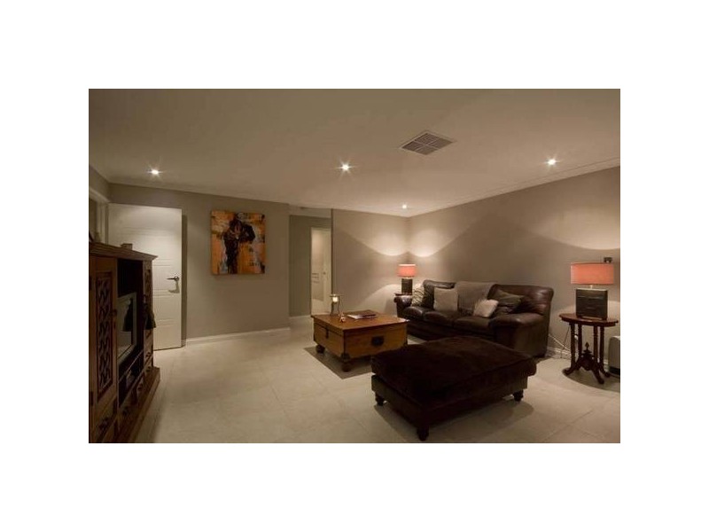 12 Grasmere Fairway, Tapping WA 6065