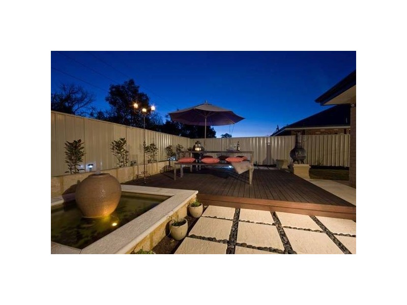 12 Grasmere Fairway, Tapping WA 6065