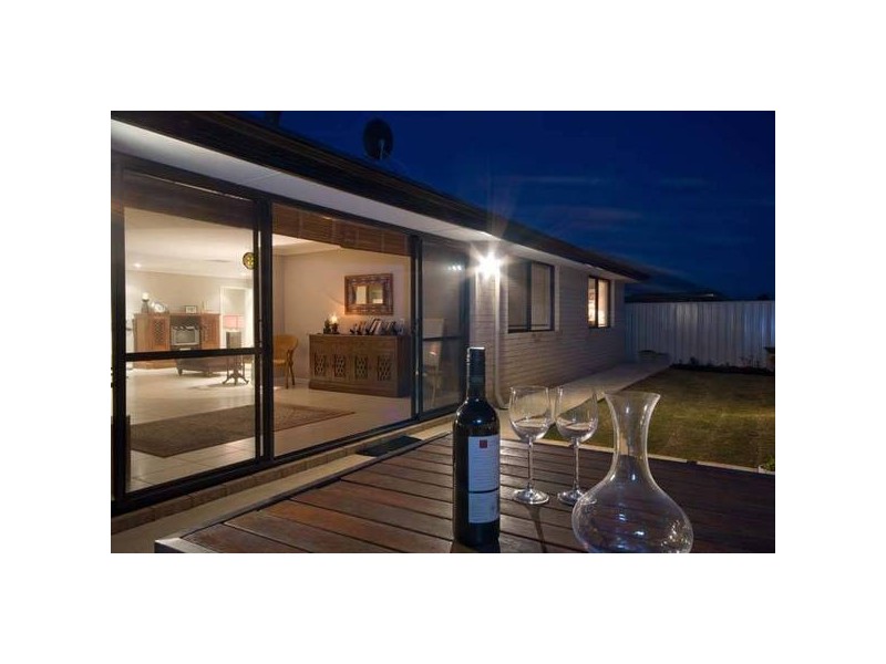 12 Grasmere Fairway, Tapping WA 6065