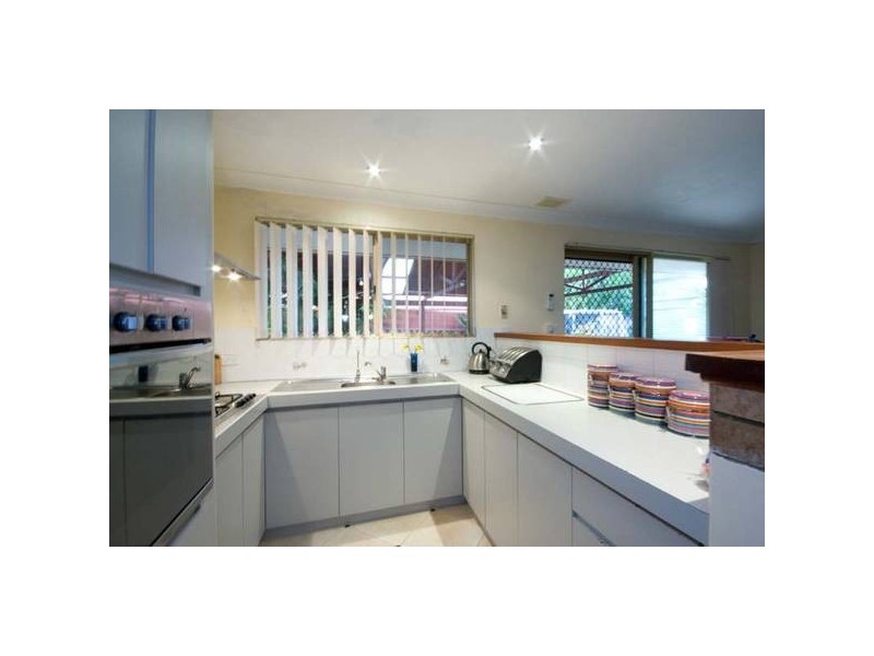 6 Woodlands Grove, Hocking WA 6065