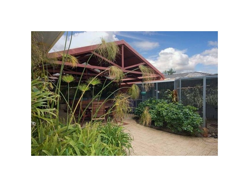 6 Woodlands Grove, Hocking WA 6065