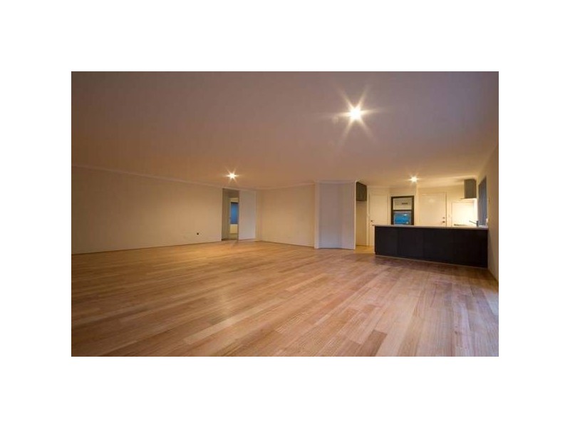 125 Waldburg Drive, Tapping WA 6065