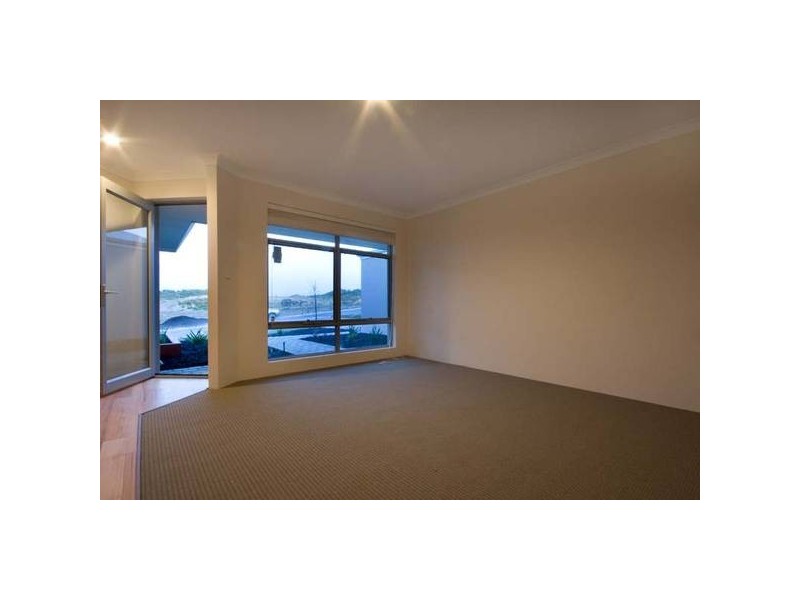 125 Waldburg Drive, Tapping WA 6065