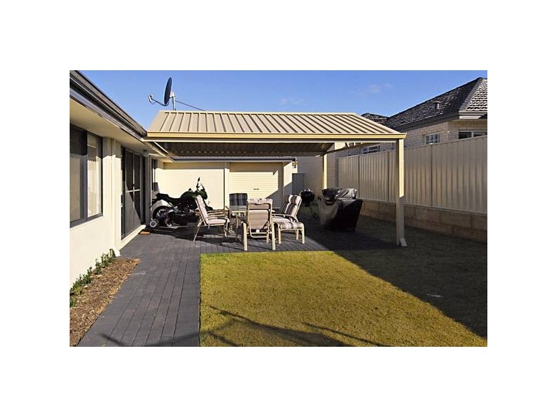 18 Zeppelin Way, Tapping WA 6065