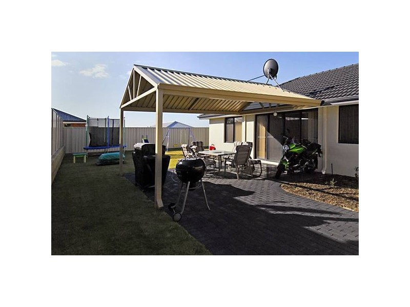 18 Zeppelin Way, Tapping WA 6065