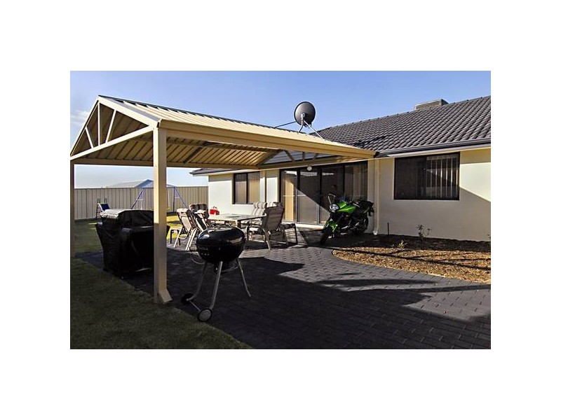 18 Zeppelin Way, Tapping WA 6065