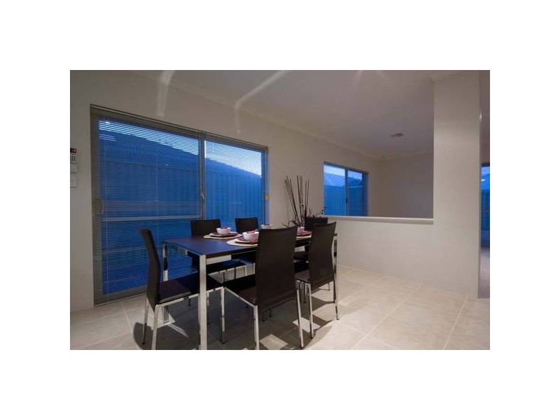 6 Leighton Gardens, Tapping WA 6065