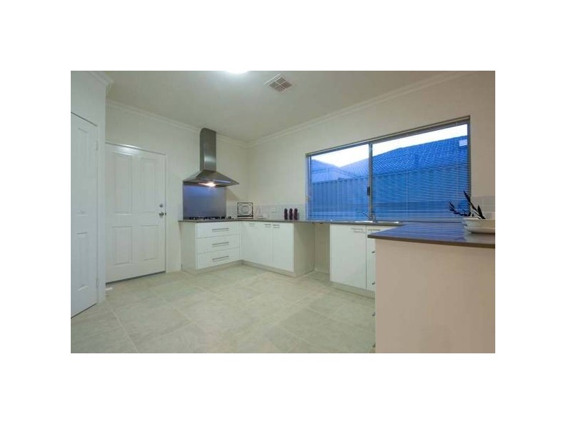6 Leighton Gardens, Tapping WA 6065