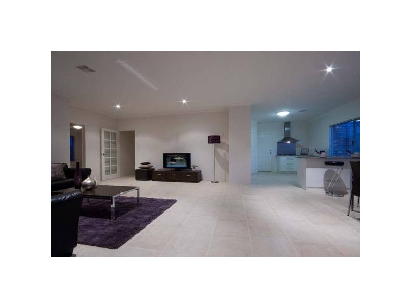 6 Leighton Gardens, Tapping WA 6065