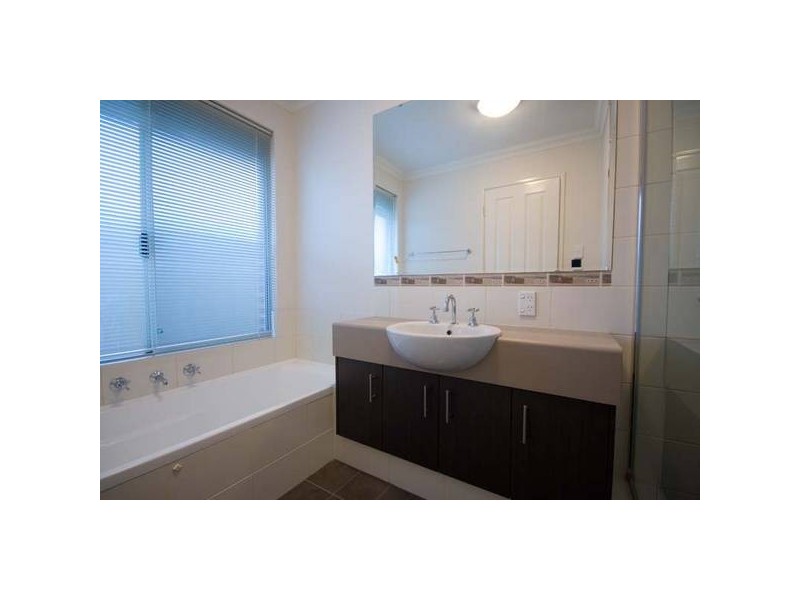 6 Leighton Gardens, Tapping WA 6065