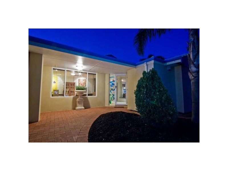 1 Lundy Court, Currambine WA 6028