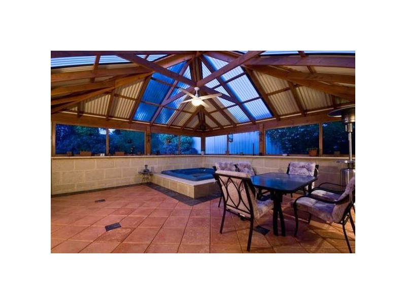 15 Keatley Crescent, Woodvale WA 6026