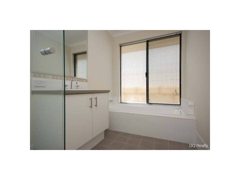 32 Vincent Road, Sinagra WA 6065