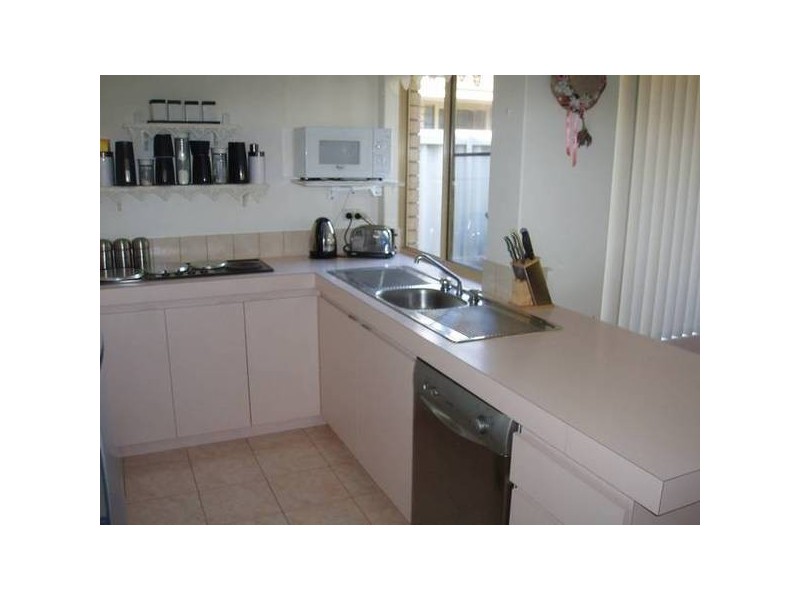 16B Kearney Mews, Marangaroo WA 6064