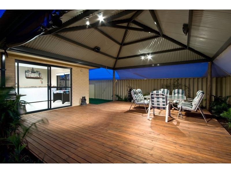 10 Leighton Gardens, Tapping WA 6065