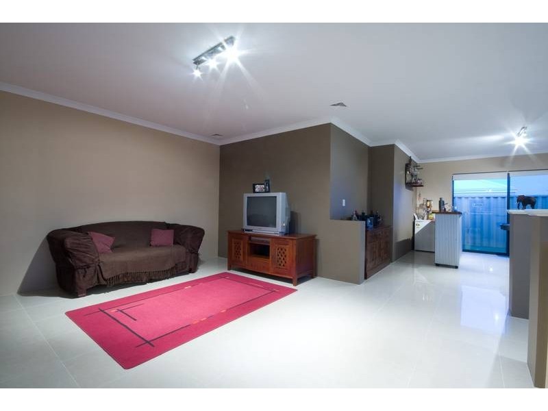 10 Leighton Gardens, Tapping WA 6065