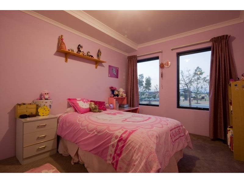 10 Leighton Gardens, Tapping WA 6065