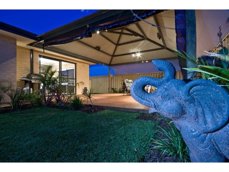 10 Leighton Gardens, Tapping WA 6065