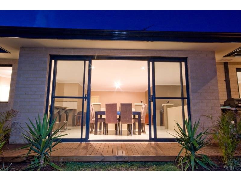 10 Leighton Gardens, Tapping WA 6065