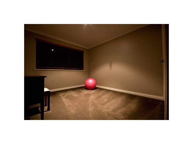 12 Grasmere Fairway, Tapping WA 6065