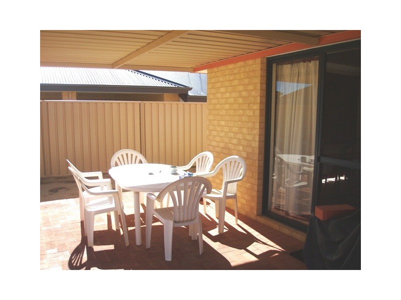 11 Kirkcaldy Terrace, Hocking WA 6065