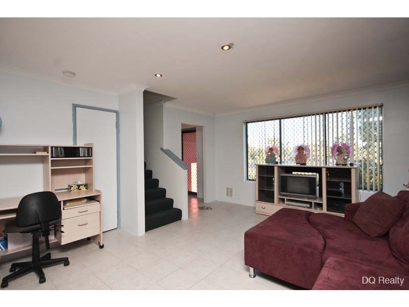 2/2C Blackdoune Way, Westminster WA 6061