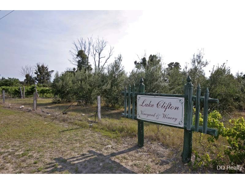 286 Newnham Road, Lake Clifton WA 6215