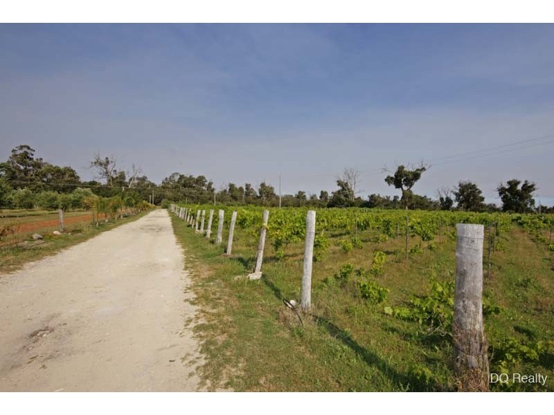 286 Newnham Road, Lake Clifton WA 6215