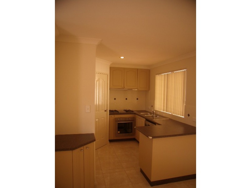 4/1 Havenvale Crescent, Dianella WA 6059