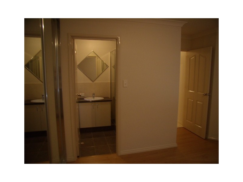 4/1 Havenvale Crescent, Dianella WA 6059