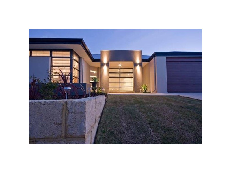 12 Grasmere Fairway, Tapping WA 6065