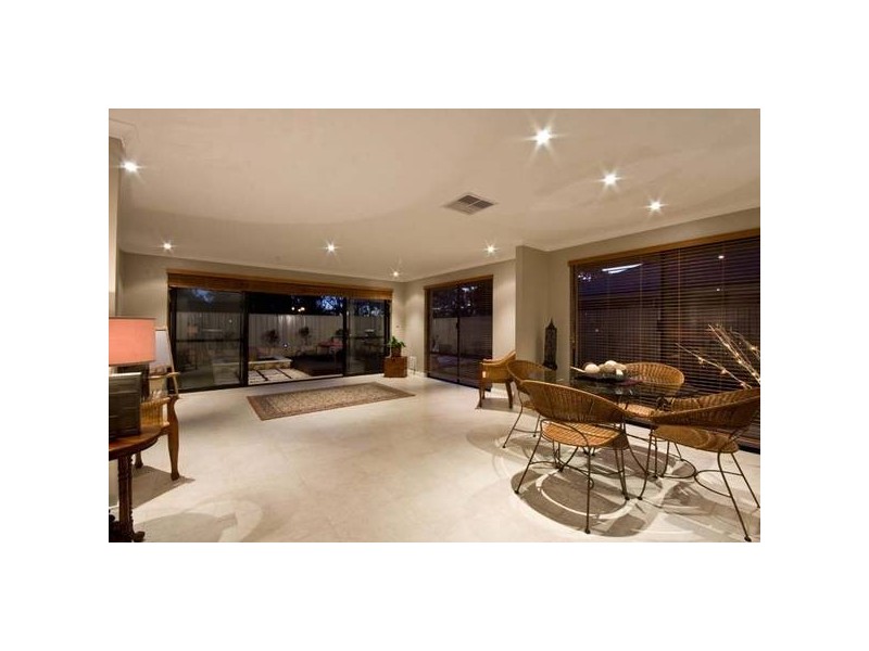 12 Grasmere Fairway, Tapping WA 6065