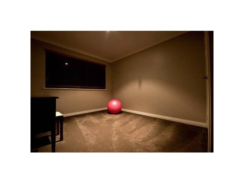 12 Grasmere Fairway, Tapping WA 6065