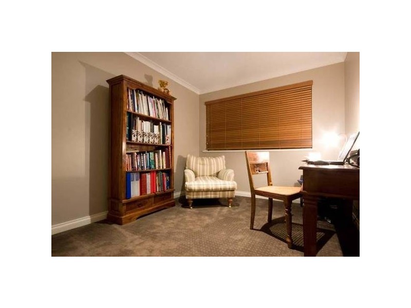 12 Grasmere Fairway, Tapping WA 6065