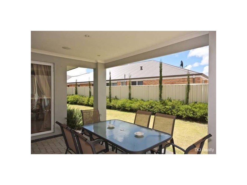 18 Alvarez Parkway, Tapping WA 6065