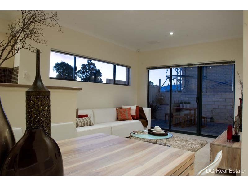 2/9 Verdello Way, Pearsall WA 6065