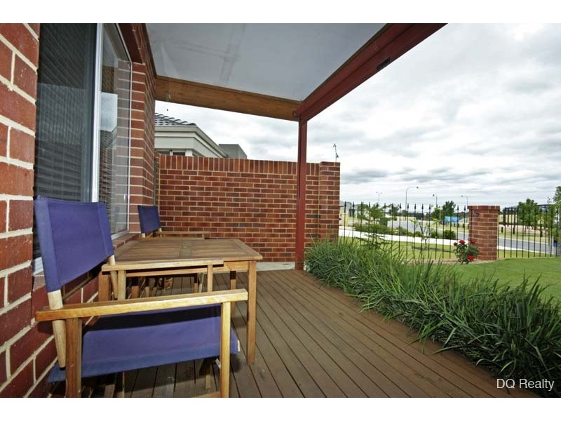 16 Alvarez Parkway, Tapping WA 6065