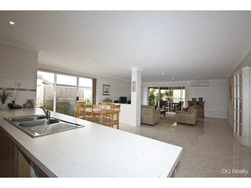 16 Alvarez Parkway, Tapping WA 6065