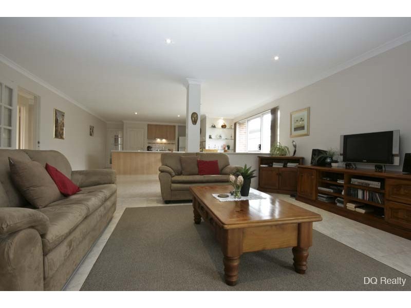 16 Alvarez Parkway, Tapping WA 6065