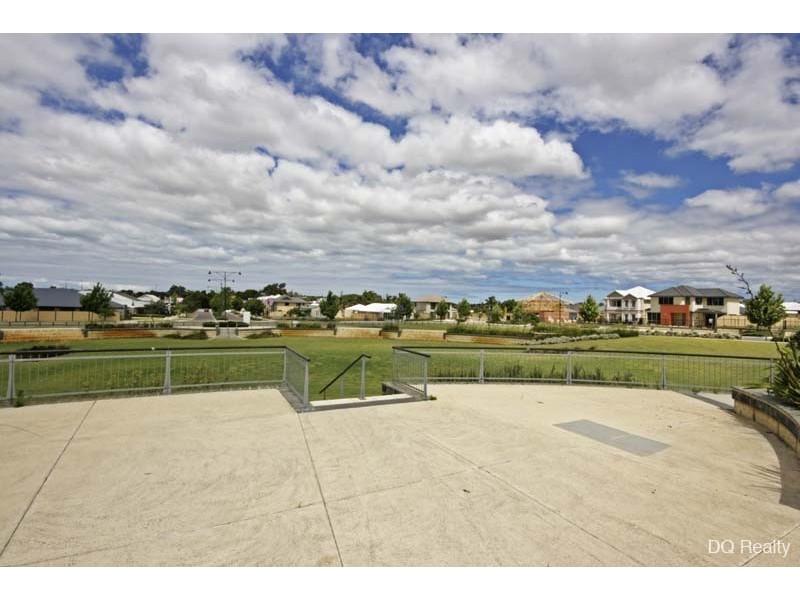 16 Alvarez Parkway, Tapping WA 6065