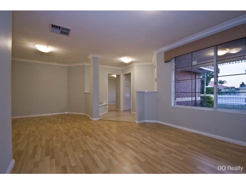 14 Winchester Place, Ballajura WA 6066