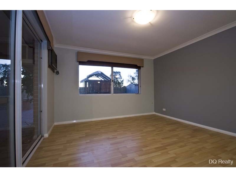 14 Winchester Place, Ballajura WA 6066