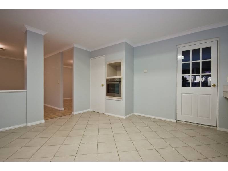 14 Winchester Place, Ballajura WA 6066