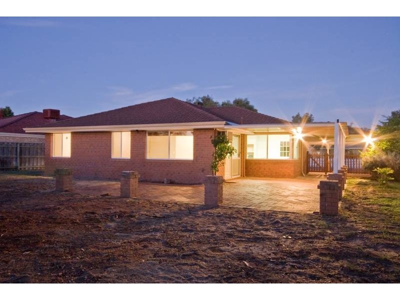 14 Winchester Place, Ballajura WA 6066