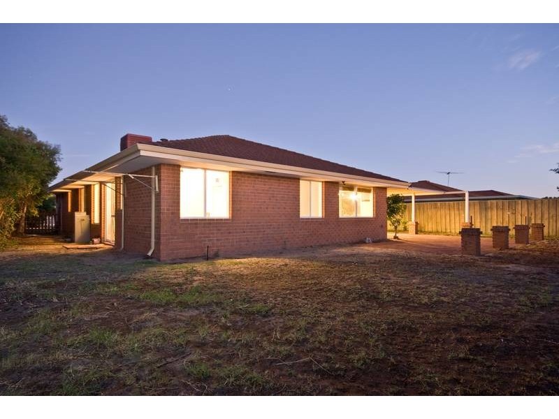 14 Winchester Place, Ballajura WA 6066
