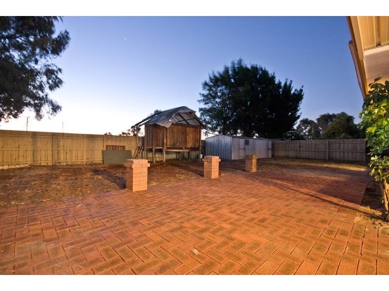 14 Winchester Place, Ballajura WA 6066