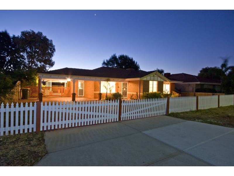 14 Winchester Place, Ballajura WA 6066