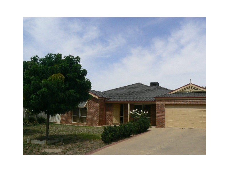 14 Orkney Crt, Moama NSW 2731